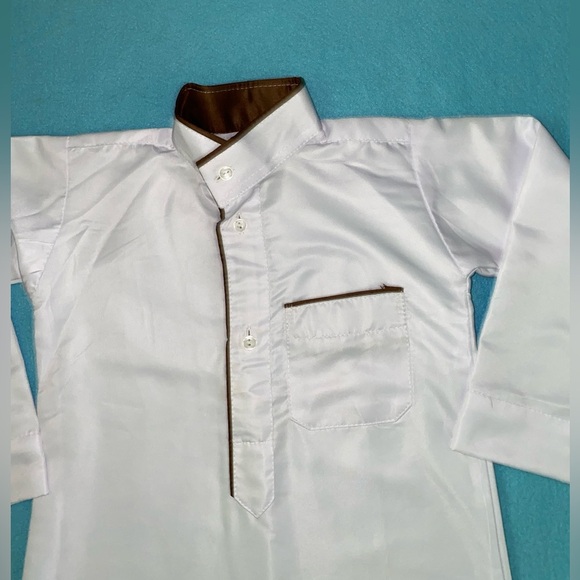 Throbe prayer robe silky white long sleeve mock neck chest pocket NEW size S - Picture 2 of 7